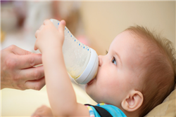 宝宝配方奶粉应该喝到几岁？
